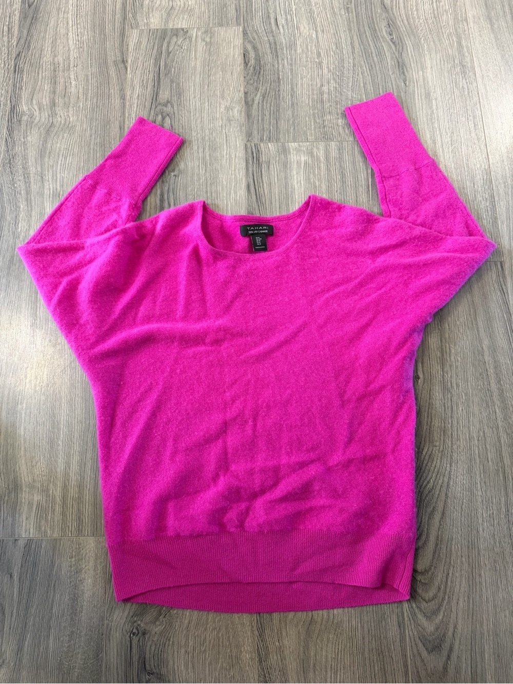 100% cashmere tahari Bright Fuchsia Crewneck Sweater